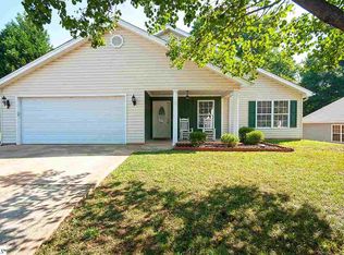423 Lily Pond Ln, Taylors, SC 29687