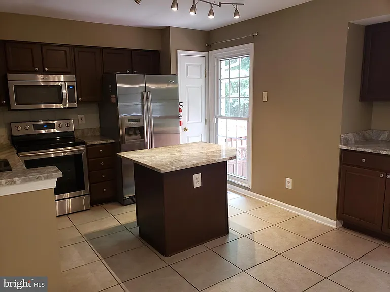 12852 Silvia Loop — Photo 3