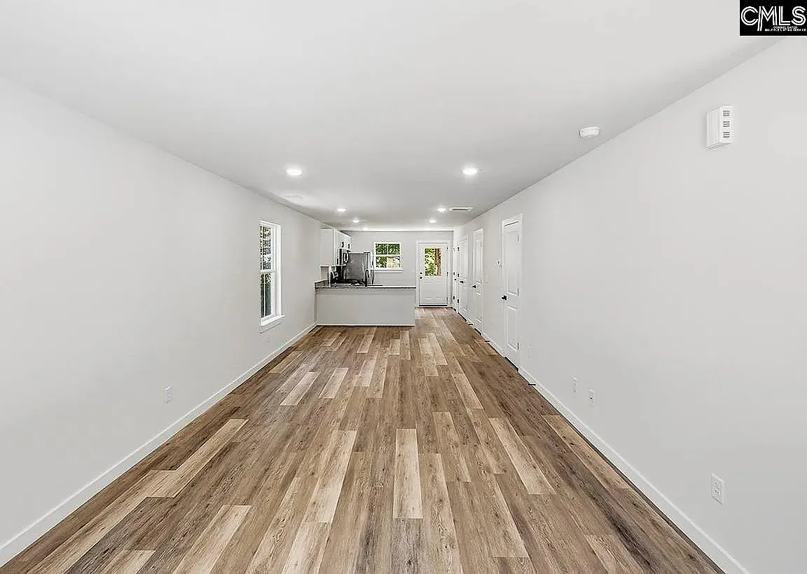 3 bed, 1400 sqft, $1,685 — Photo 2