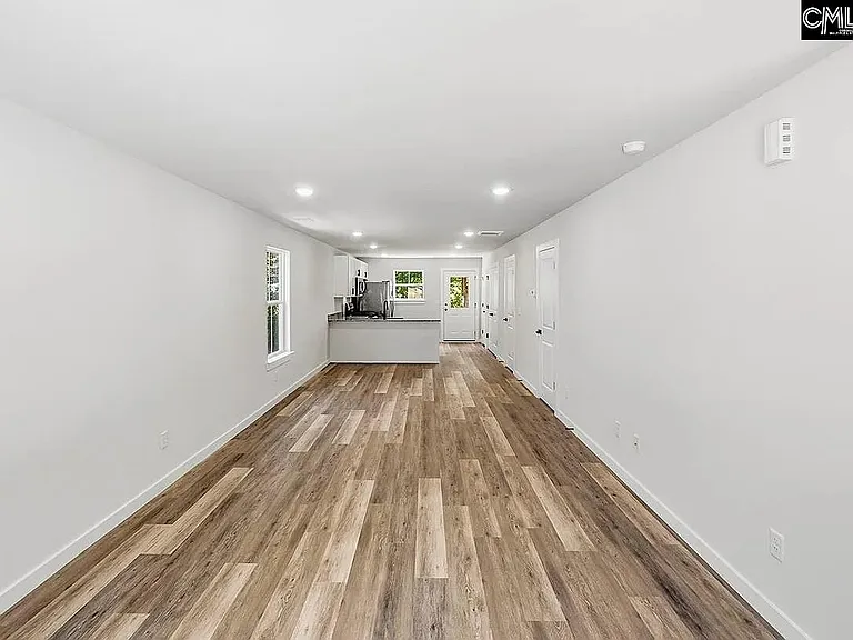 255 Vanderbilt Rd — Photo 2