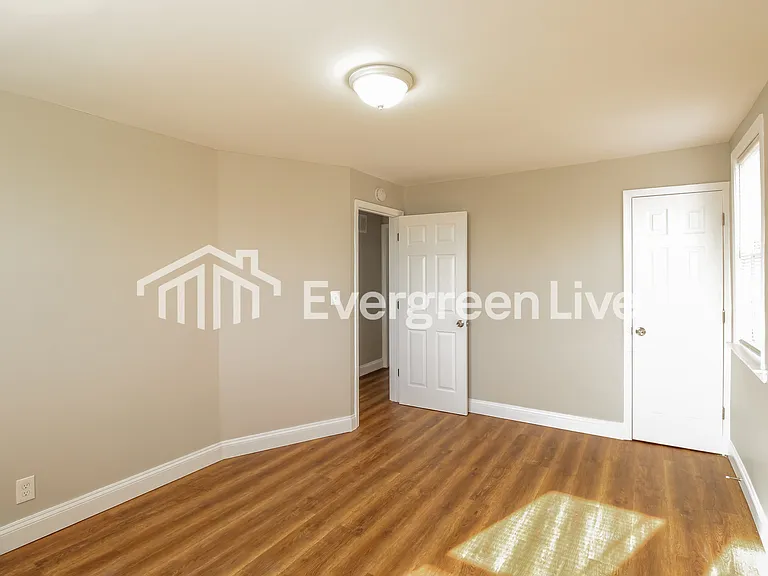 132 N Monastery Ave — Photo 8