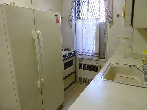 5th image of 8360 Vietor Ave APT 2B