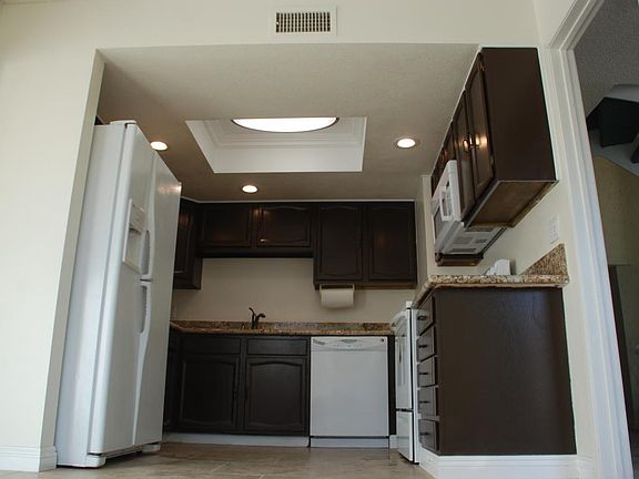 5th image of 3392 Townhouse Dr