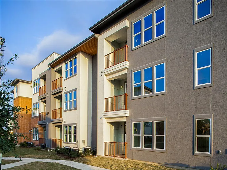 Sienna Pointe — Photo 7