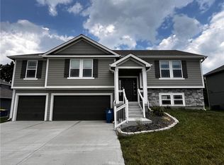 1756 Cottonwood Creek Ct, Kearney, MO 64060