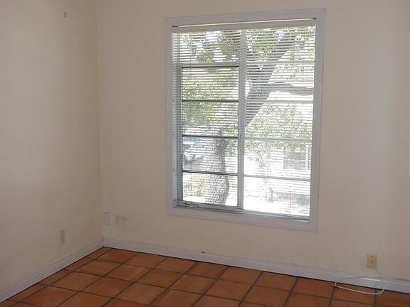4th image of 218 W Canon Perdido St Ste B