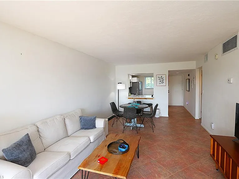 1004 Manatee Rd #H202 — Photo 5
