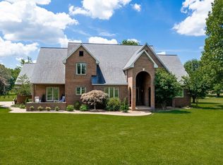 1087 Poor Farm Rd, Murray, KY 42071