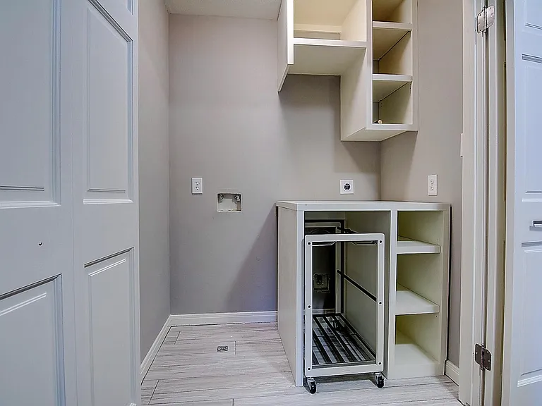1408 W Webster St — Photo 31