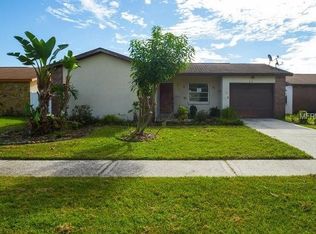 913 Axlewood Cir, Brandon, FL 33511