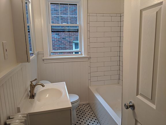 3rd image of 3429 Portola Ave #0