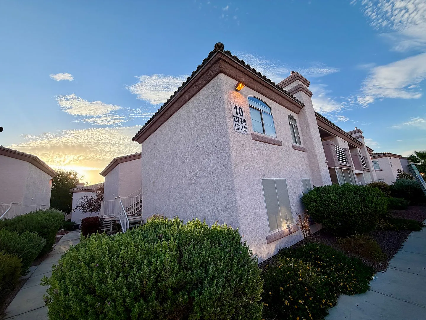 Lovely 2 bedroom condo — Photo 1