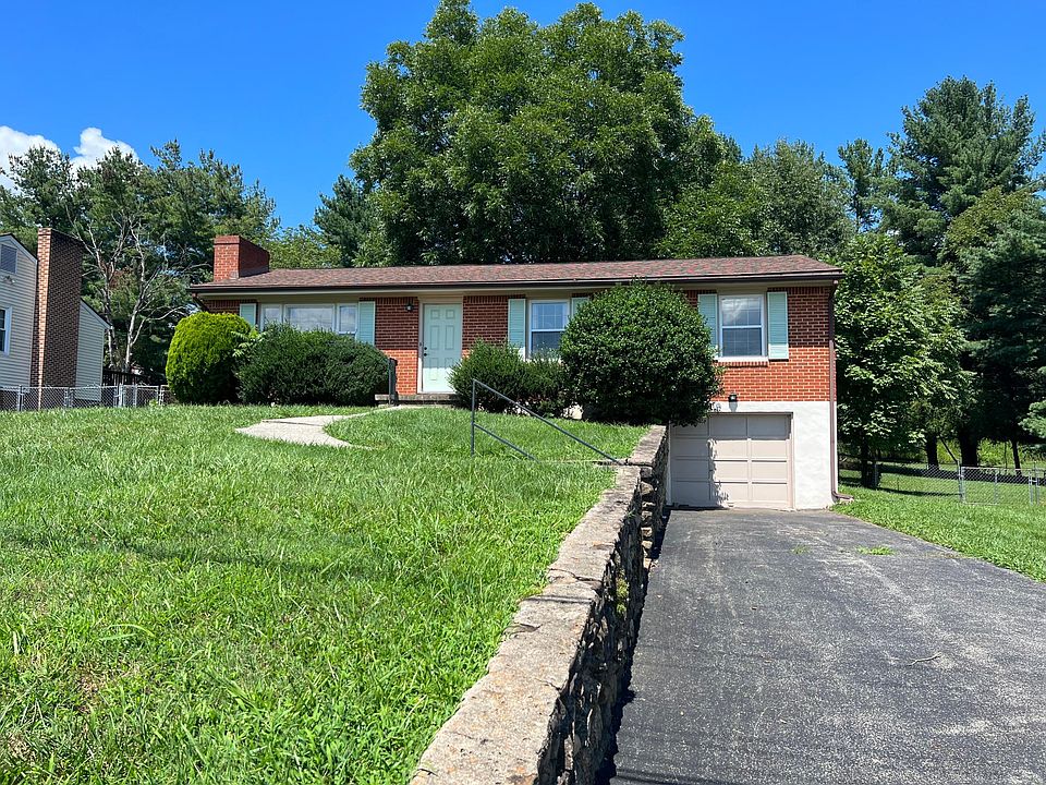 1st image of 3665 Chaparral Dr