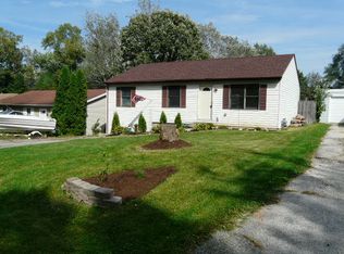 36171 N Eastend Ave, Ingleside, IL 60041