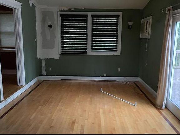 5th image of 509 Locust Ave