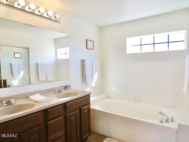 5258 N Adobe Cir — Photo 29
