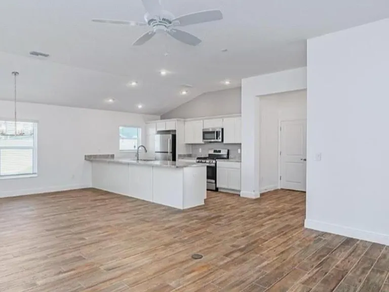 875 Carmichael Ct — Photo 7
