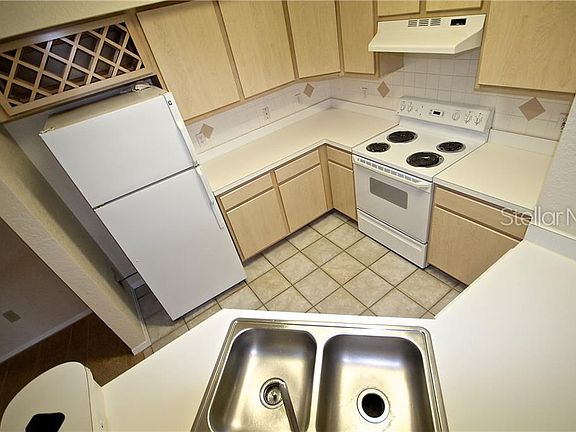 3rd image of 826 Camargo Way Unit 303