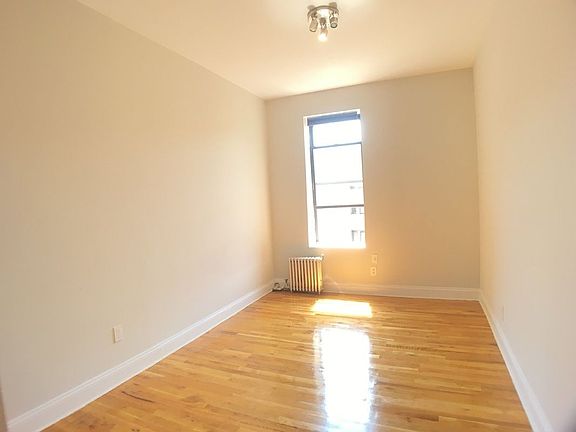 3rd image of 815 W 180th St #58