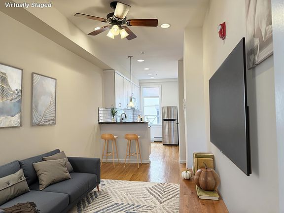 3rd image of 358 3rd St APT 4L