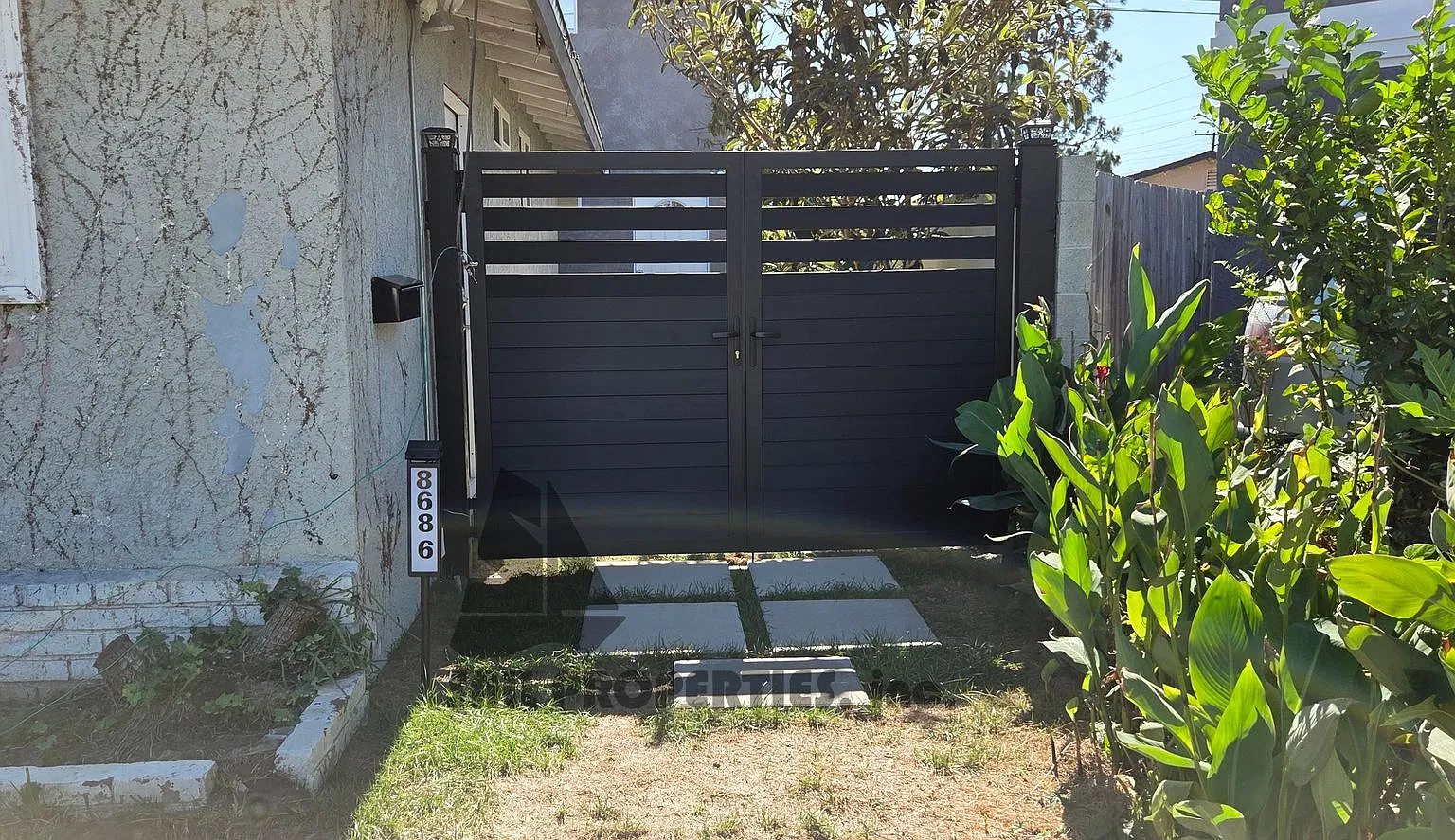 All Electric, Solar-Equipped 3-Bedroom ADU in Huntington Beach! — Photo 4