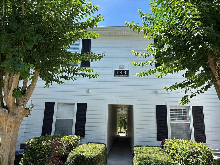 143 Southern Pecan Cir #207 — Photo 3