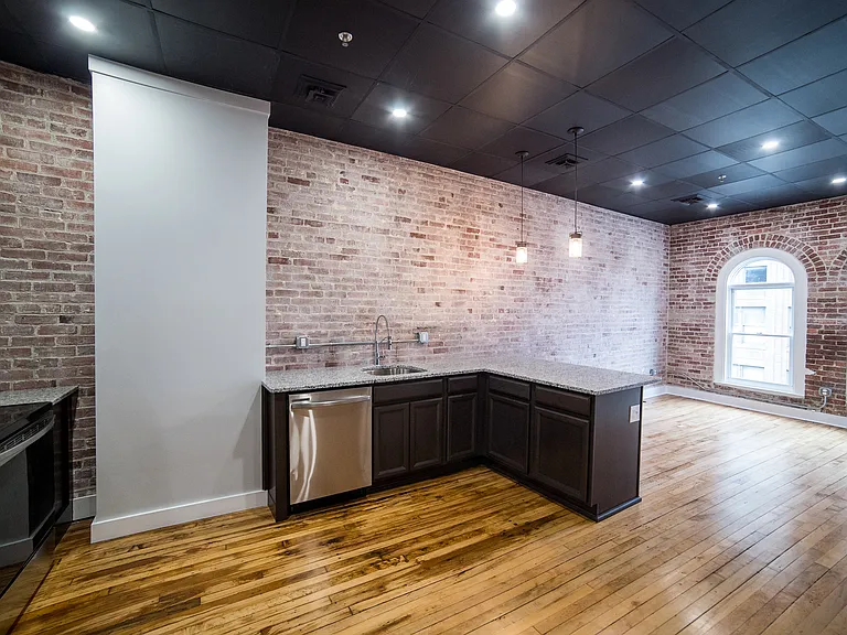 22 State St #4 — Photo 4