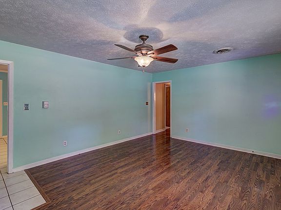 4th image of 49 Cottonwood Dr