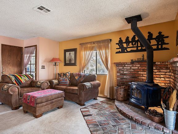 4th image of 42602 Beaverbrook Dr
