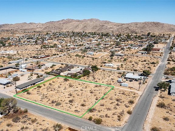 3rd image of 61900 Verbena Rd Lot 13