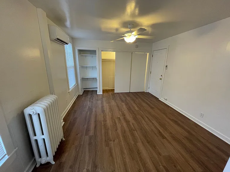909 S College St #3 — Photo 4