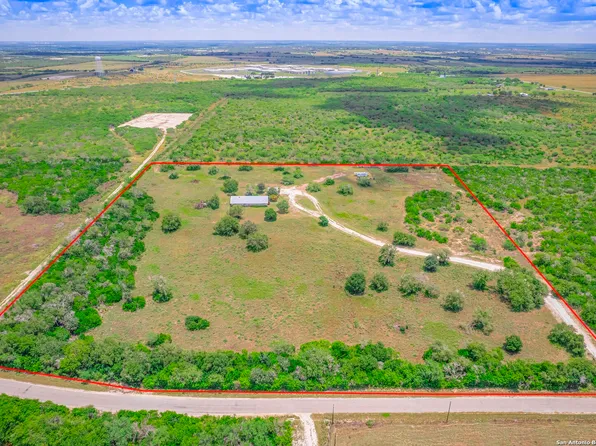 1343 County Road 145, Kenedy, TX 78119
