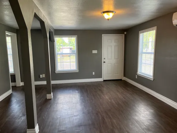 3720 Campbell St, Houston, TX 77026