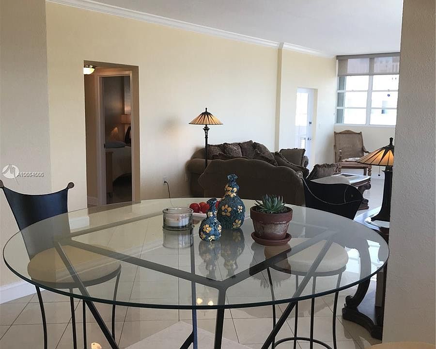 1st image of 800 West Ave Ph 01