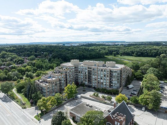 5th image of 2511 Lakeshore Rd W #801