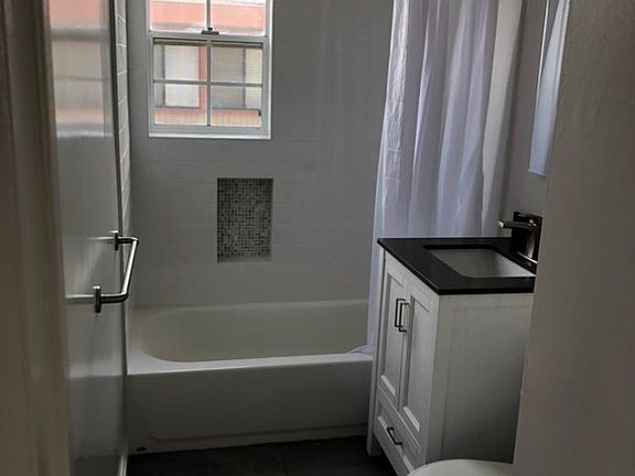2nd image of 1800 Camino De La Costa APT A