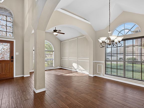 4th image of 2102 Pecan Ridge Dr