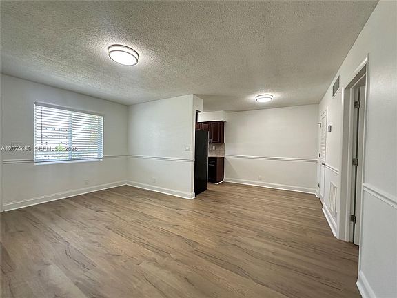 3rd image of 110 NE 19th Ave #12A