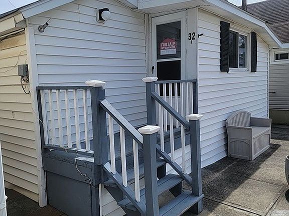 2nd image of 32B Carroll St #32B