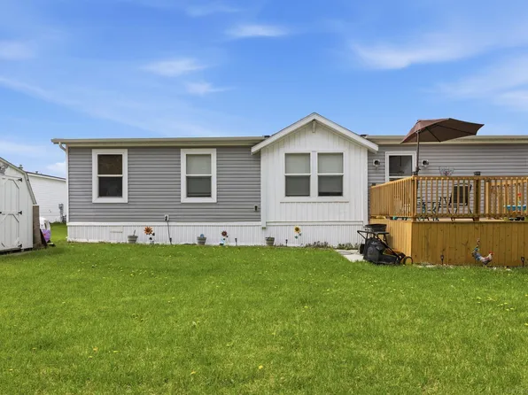 1401 Juniper Ct, Columbus, MI 48063