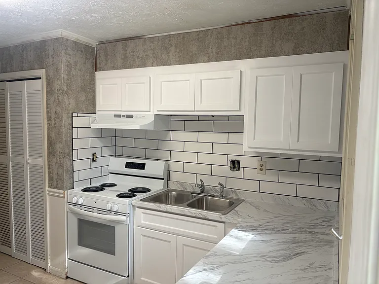 2786 Country Ct SE — Photo 2