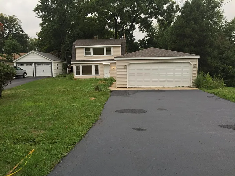 21276 W Shady Ln — Photo 9