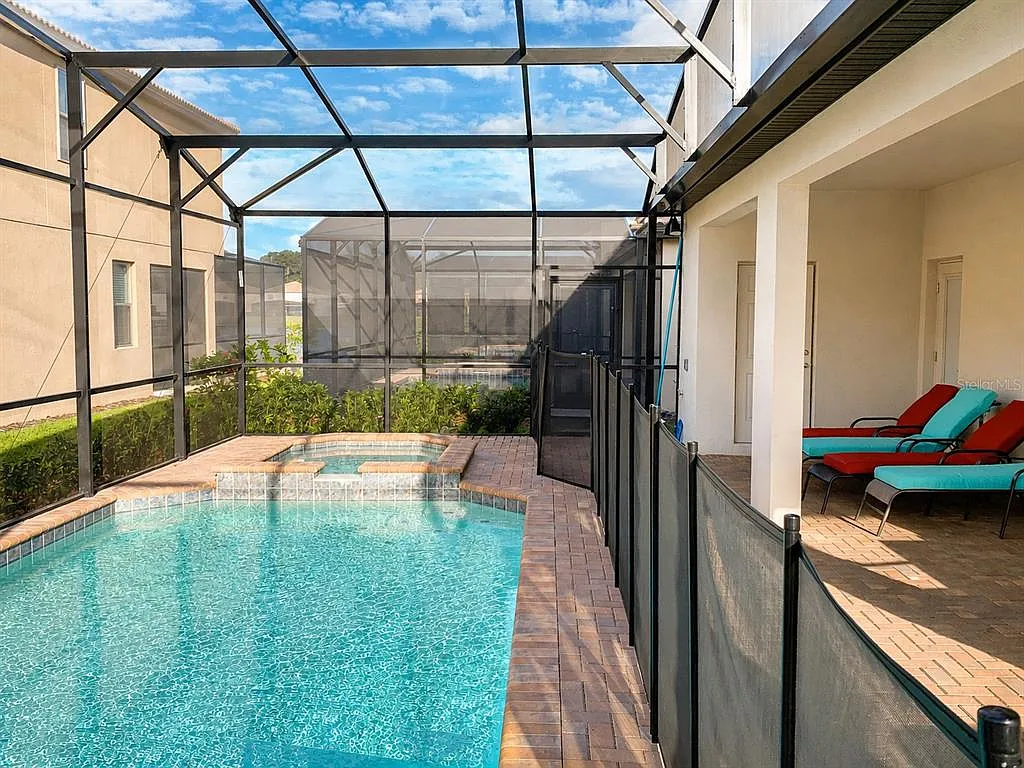 8 bed, 6.0 bath, 4041 sqft, $5,300 — Photo 3