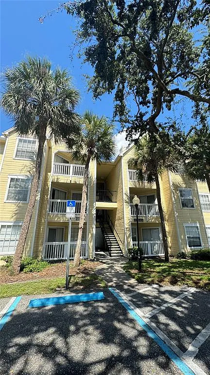 1 bed, 1.0 bath, 673 sqft, $1,300 — Photo 2