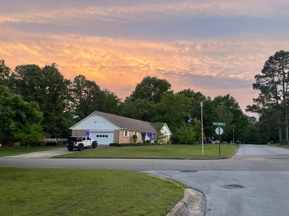 2824 N Centerwood Rd, Fayetteville, AR 72703