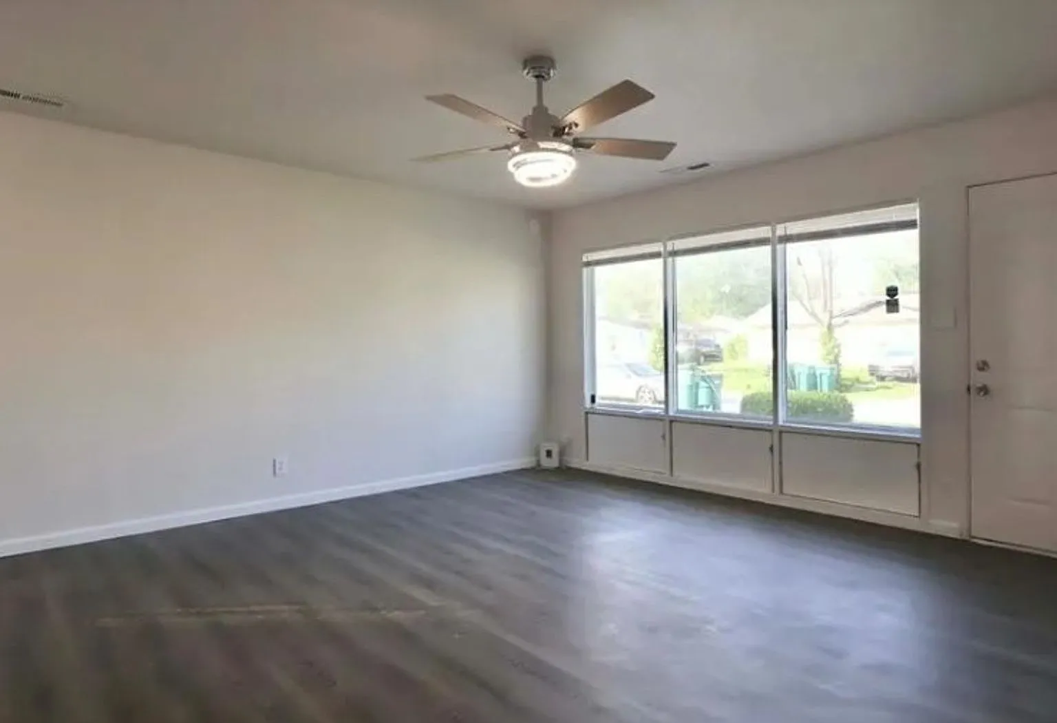 For Lease — Photo 2