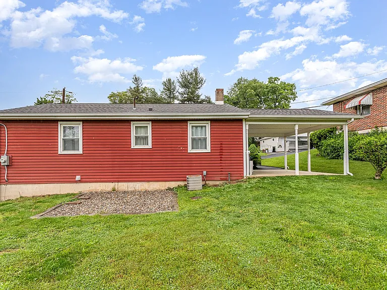 9 W Highland Ave — Photo 25
