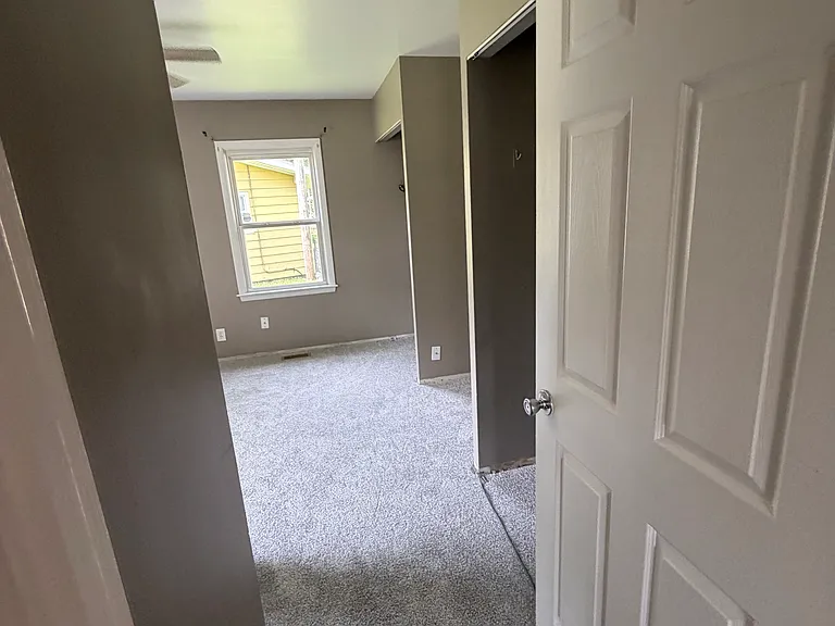 302 Dartmouth Dr — Photo 5