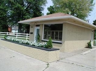 1801 Lakeshore Dr, Saint Joseph, MI 49085