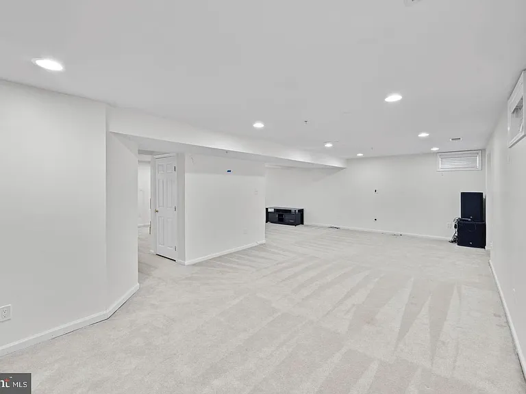 8008 Dorado Ter — Photo 46